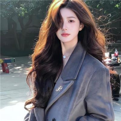埃莱扎·施莱辛格：战妆